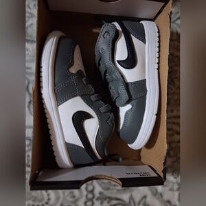 Jordans Kids Tenis Shoes Size 7C